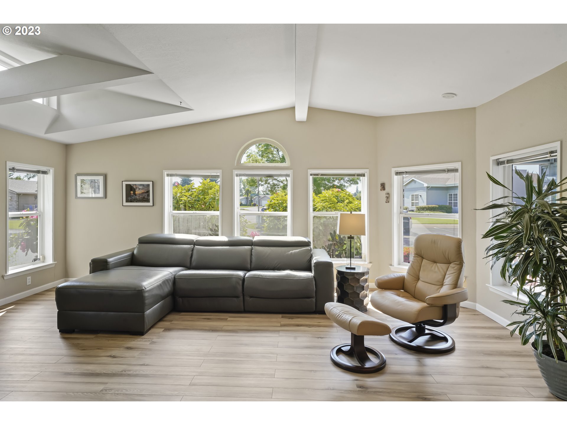 2580 Lansdown Road Eugene, OR 97404 - Photo 18 of 46 Gallery Image 18
