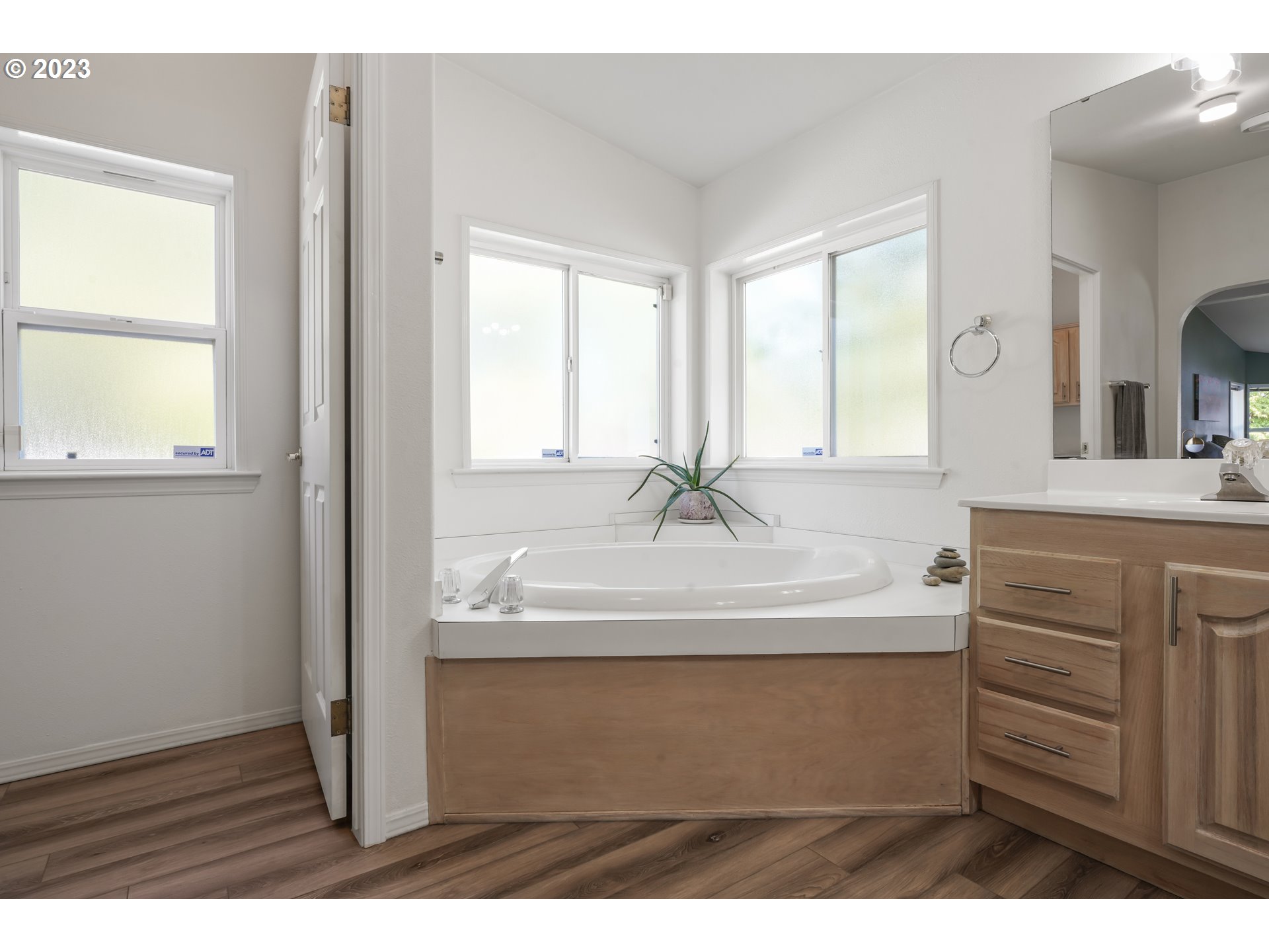 2580 Lansdown Road Eugene, OR 97404 - Photo 30 of 46 Gallery Image 30