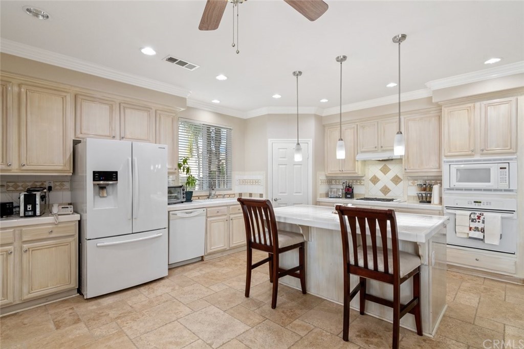 29350 Brockton Circle Menifee, CA 92584 - Photo 18 of 40