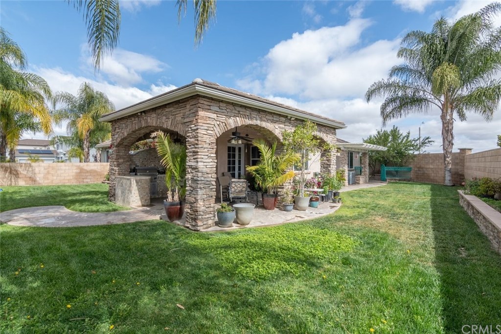 29350 Brockton Circle Menifee, CA 92584 - Photo 4 of 40