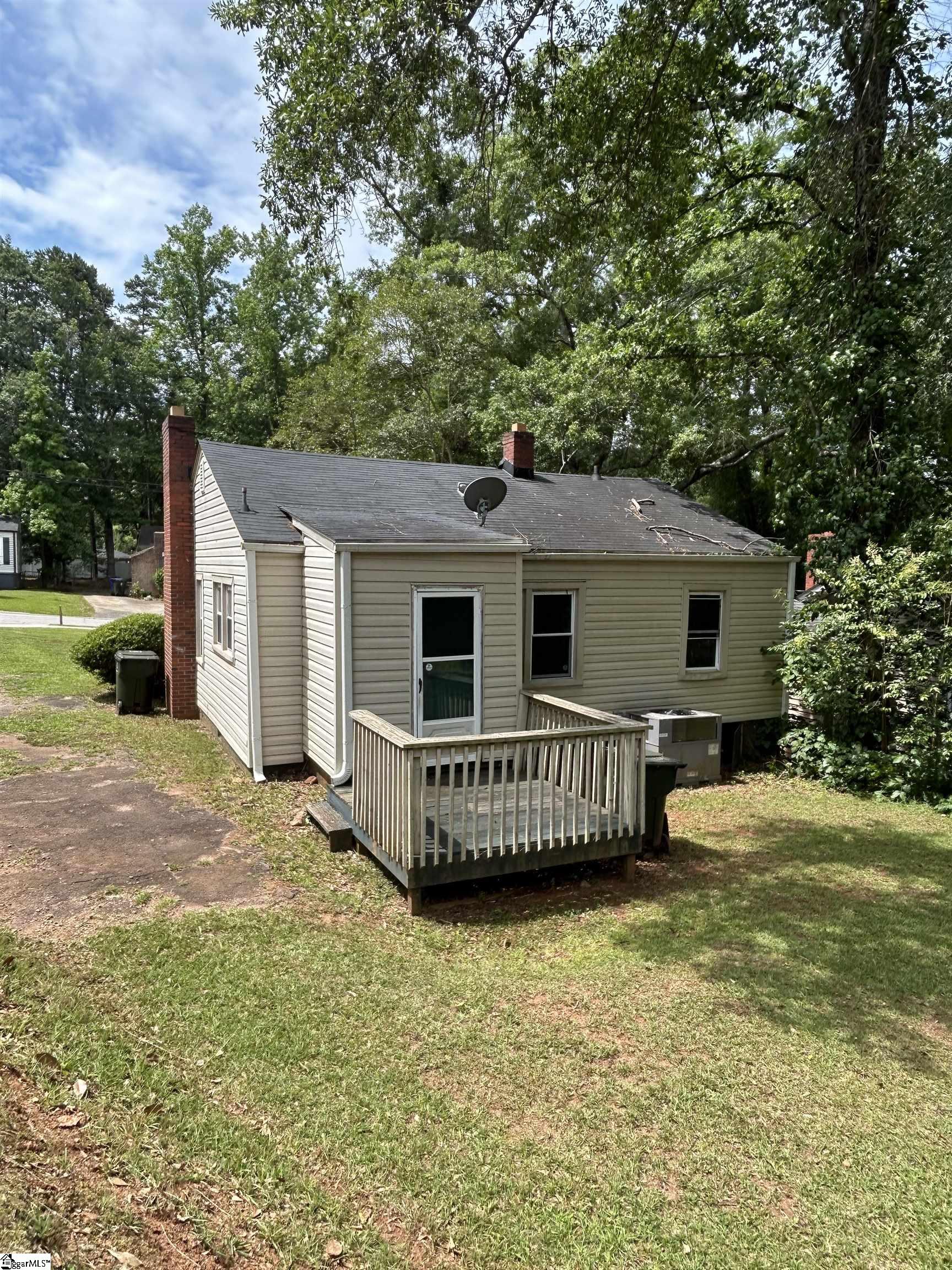 236 Pleasant Ridge Avenue Greenville, SC 29605 - Photo 3 of 12
