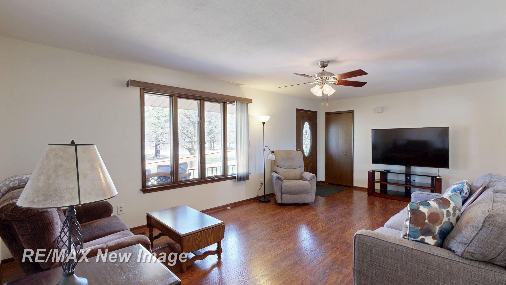 10137 North Vassar Road Mount Morris, MI 48458 - Photo 6 of 53 50171550-22125b69-270a-4c6b-bb62-886a16223f6e.JPG