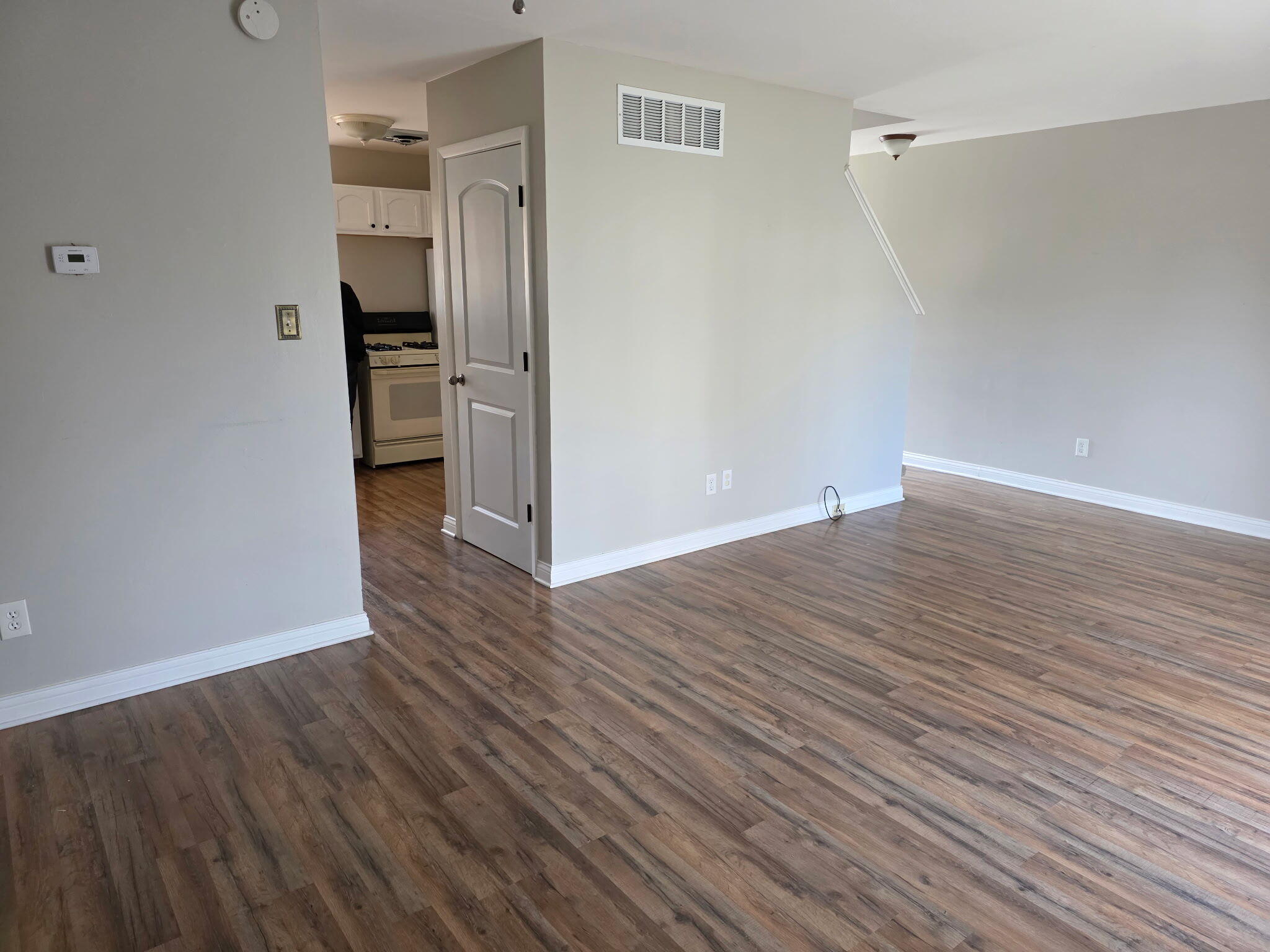 342 West Anderson Street Crown Point, IN 46307 - Photo 3 of 26 2048x1536