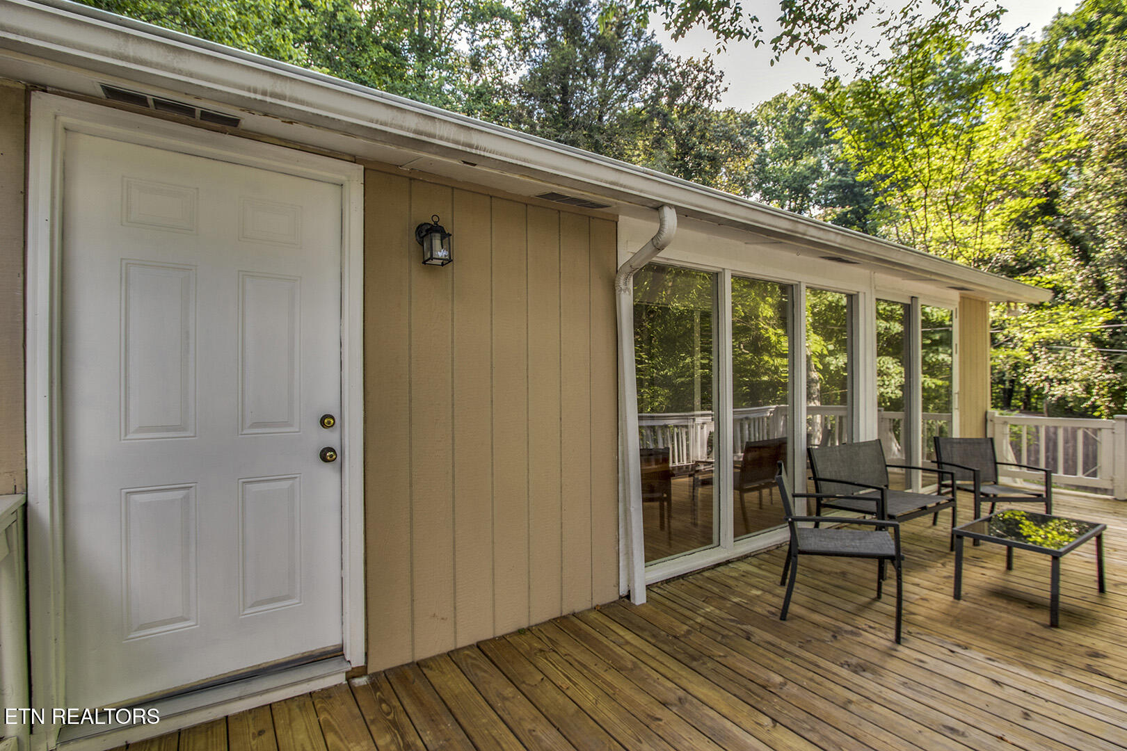 102 Oxford Road Oak Ridge, TN 37830 - Photo 7 of 59 07_OxfordRoad_102_FrontEntry