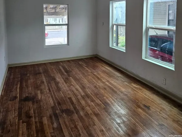 $1,695 | 335 Baker Avenue, San Antonio, TX 78211