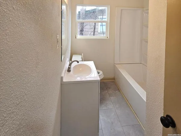 $1,695 | 335 Baker Avenue, San Antonio, TX 78211