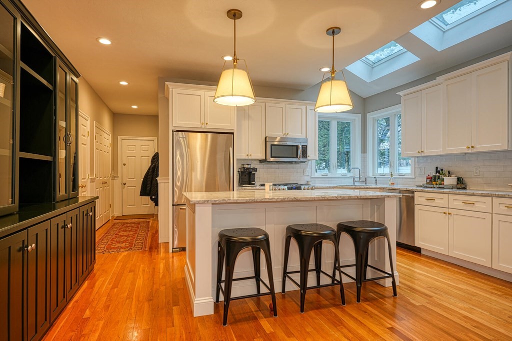 85 Little Pond Road Northborough, MA 01532 - Photo 6 of 42 Gallery Image 6