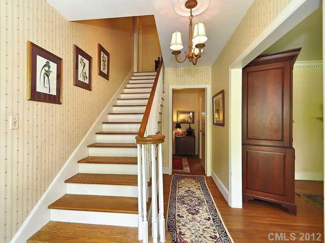 2137 Queens Road East Charlotte, NC 28207 - Photo 2 of 16 Gallery Image 2