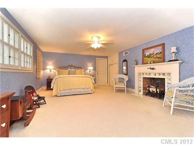 2137 Queens Road East Charlotte, NC 28207 - Photo 11 of 16 Gallery Image 11