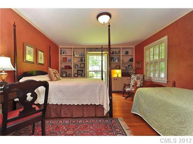 2137 Queens Road East Charlotte, NC 28207 - Photo 13 of 16 Gallery Image 13