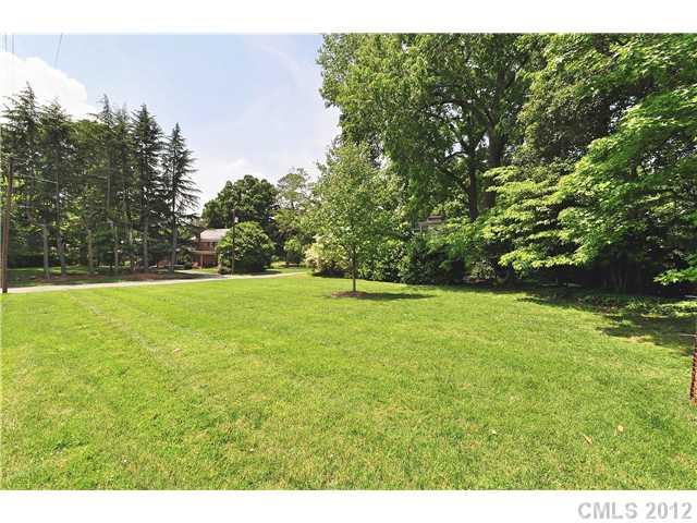 2137 Queens Road East Charlotte, NC 28207 - Photo 15 of 16 Gallery Image 15