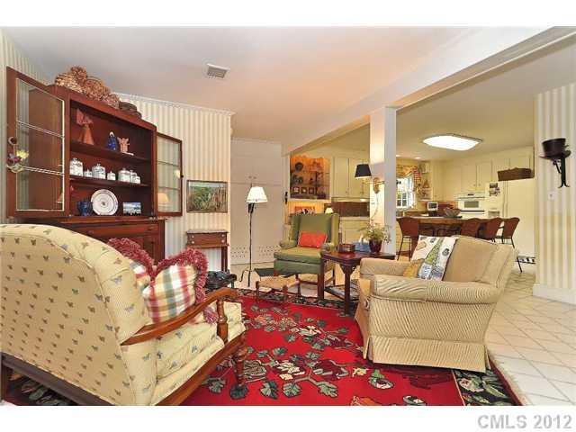 2137 Queens Road East Charlotte, NC 28207 - Photo 8 of 16 Gallery Image 8