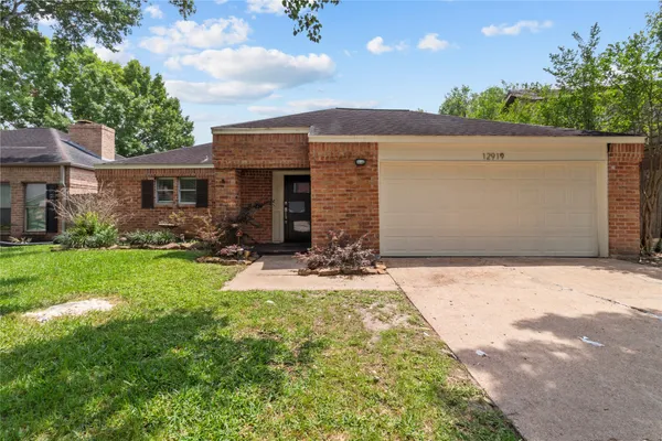 $275,000 | 12919 Avenida Vaquero Street, Houston, TX 77077