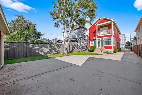 $650,000 | 1408 West 25th Street, Houston, TX 77008