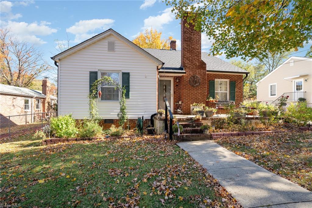 722 Forrest Street High Point, NC 27262 - Photo 4 of 28