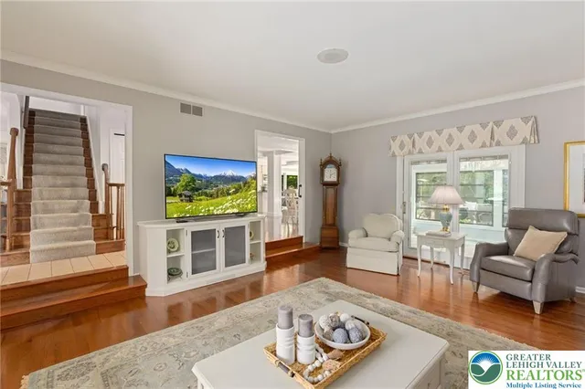 $895,000 | 3045 Sheffield Drive, Emmaus, PA 18049