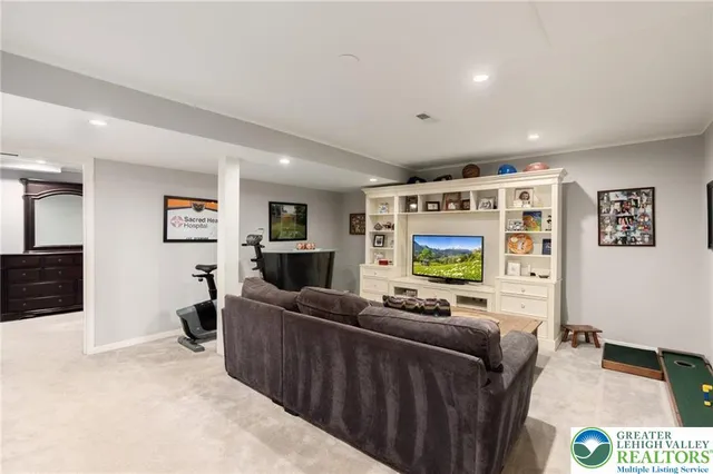 $895,000 | 3045 Sheffield Drive, Emmaus, PA 18049