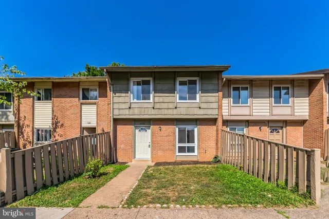 $2,445 | 630 Clearwater Court, Herndon, VA 20170