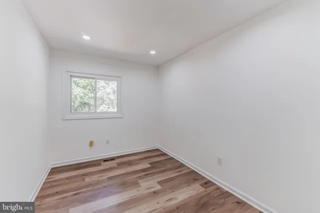 $2,445 | 630 Clearwater Court, Herndon, VA 20170