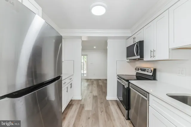 $2,445 | 630 Clearwater Court, Herndon, VA 20170