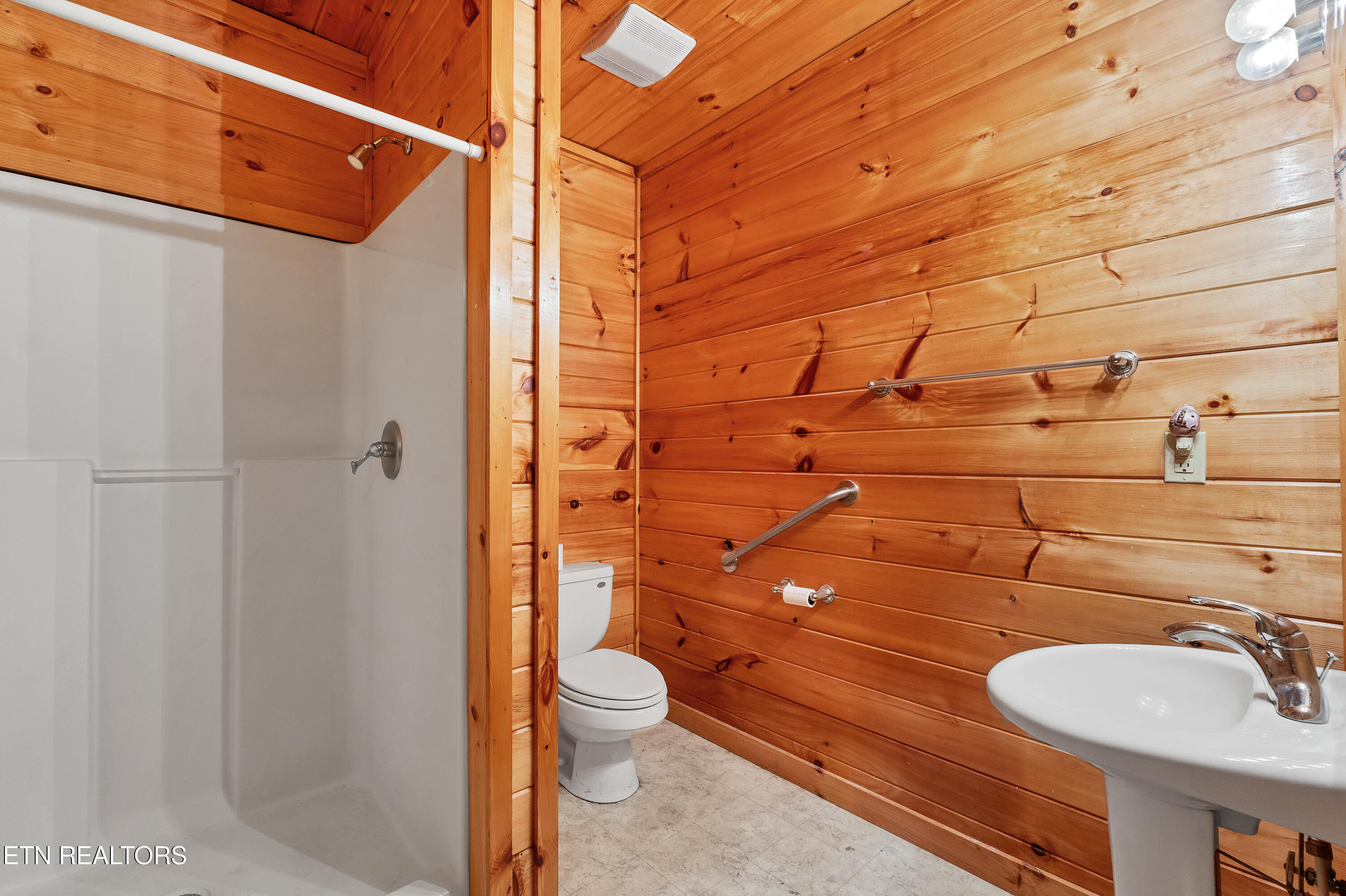 129 Cutter Gap Road Townsend, TN 37882 - Photo 23 of 31 Basement Bathroom