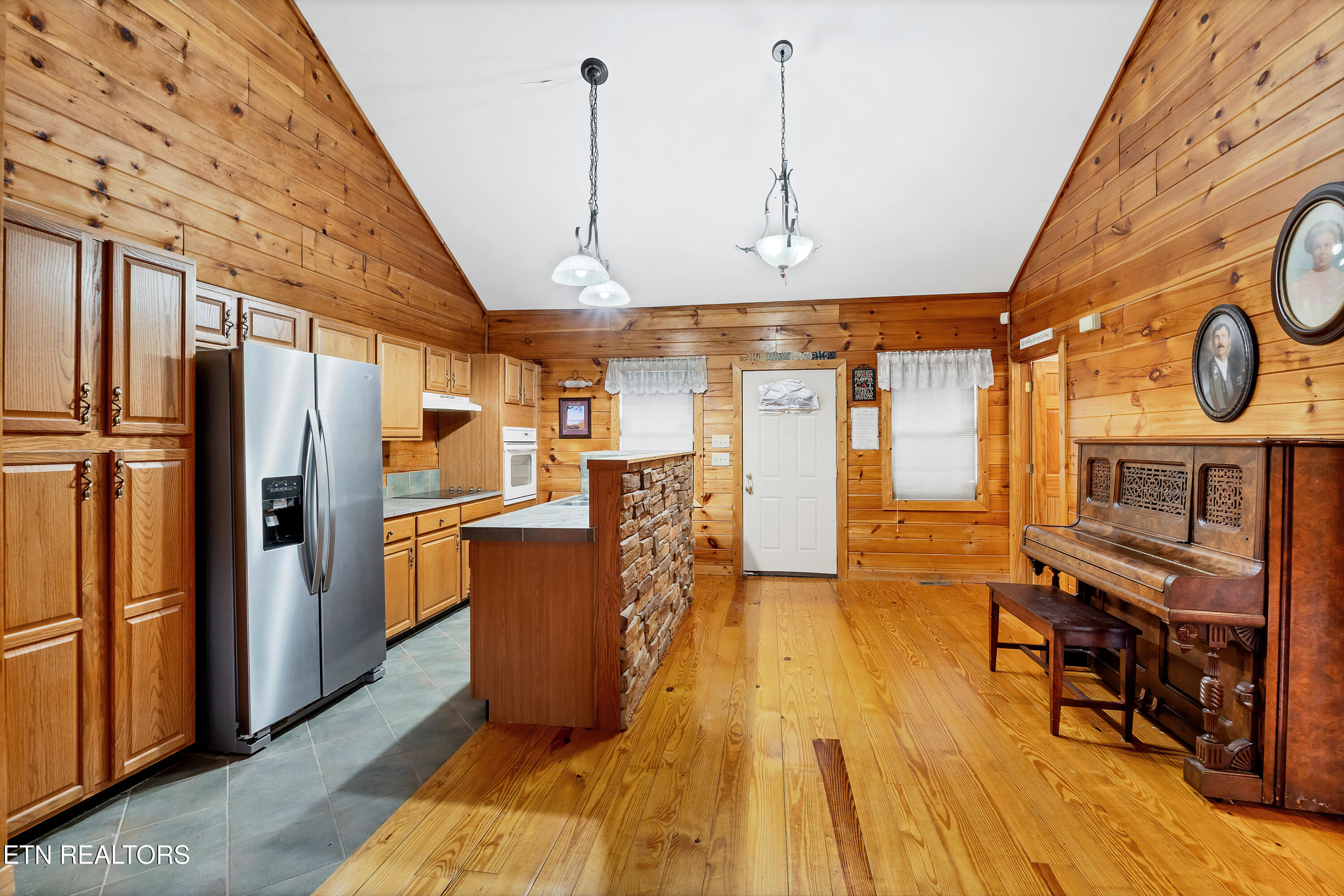 129 Cutter Gap Road Townsend, TN 37882 - Photo 9 of 31 DSC07358