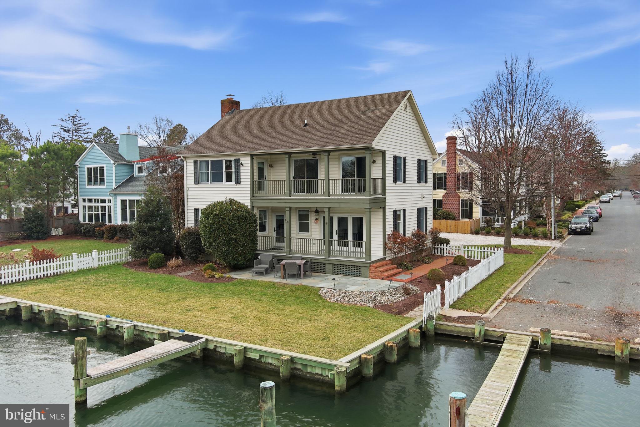 222 East Chestnut Street St. Michaels, MD 21663 - Photo 5 of 58 a view of a house with swimming pool