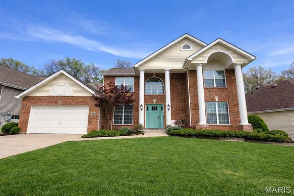$500,000 | 431 Scenic Drive, St. Peters, MO 63376