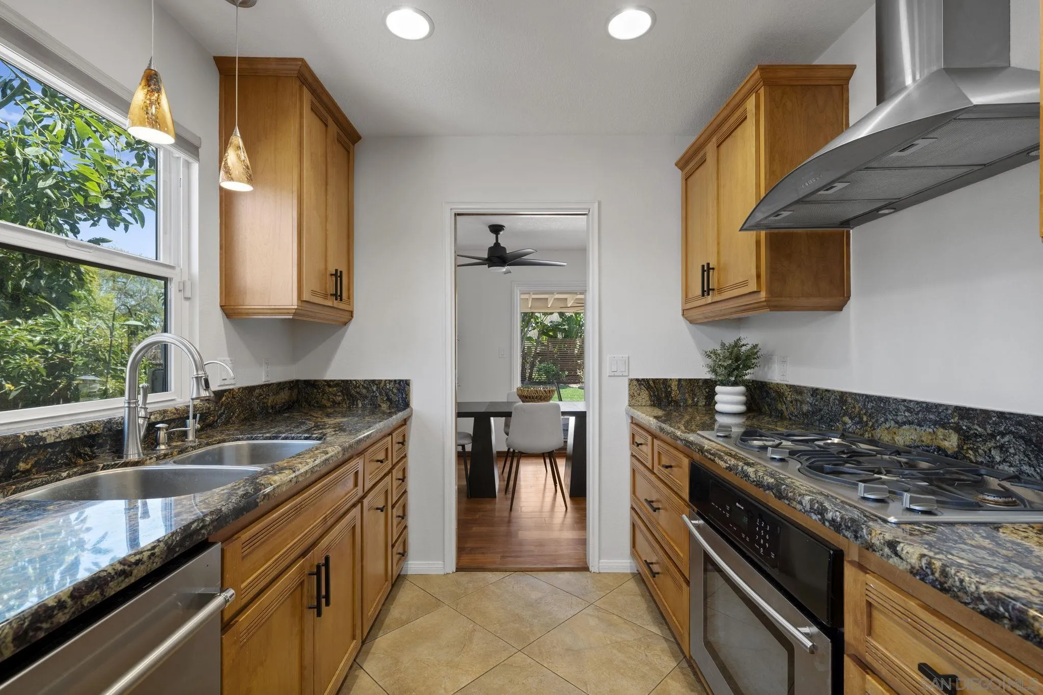 12337 Witt Road Poway, CA 92064 - Photo 7 of 34
