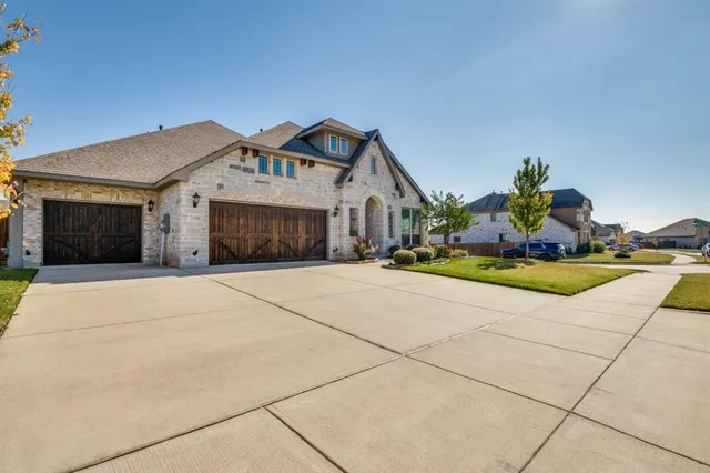 $499,000 | 2100 Homestead Drive, DeSoto, TX 75115