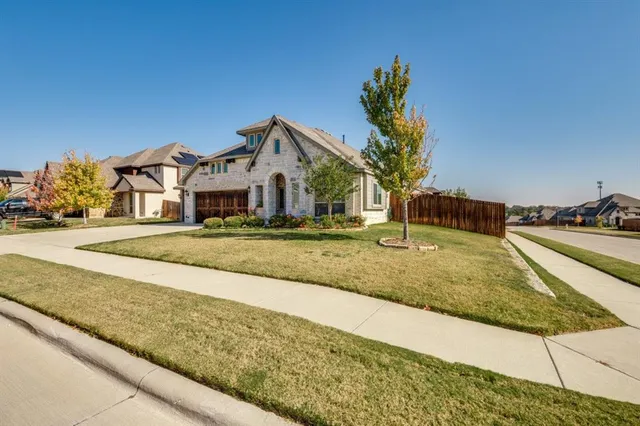 $499,000 | 2100 Homestead Drive, DeSoto, TX 75115