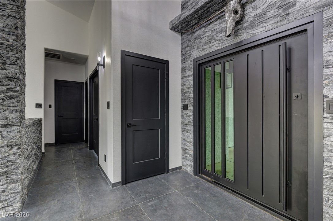 4255 Highway 168 Moapa, NV 89025 - Photo 20 of 99 foyer