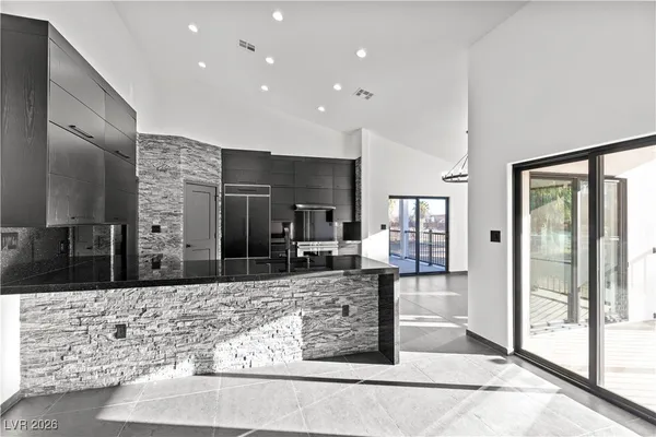 $5,395,000 | 4255 Highway 168, Moapa, NV 89025