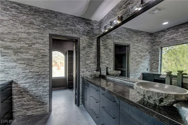 $5,395,000 | 4255 Highway 168, Moapa, NV 89025