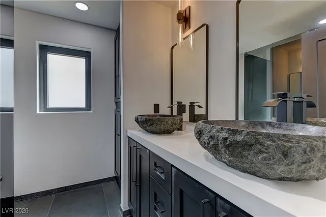 $5,395,000 | 4255 Highway 168, Moapa, NV 89025