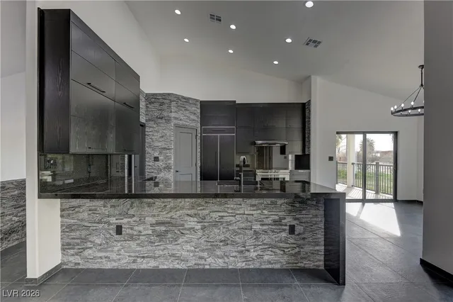 $5,395,000 | 4255 Highway 168, Moapa, NV 89025