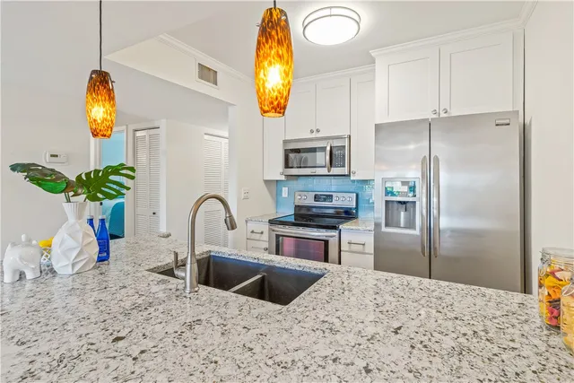 $399,999 | 4150 Highway A1A, Unit 104, Vero Beach, FL 32963