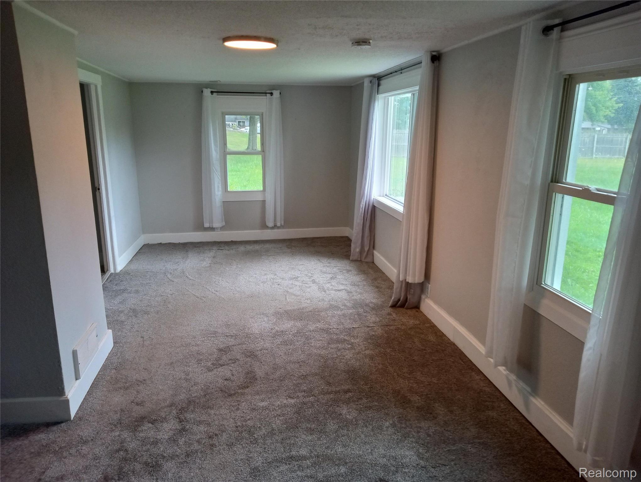 2224 West Isabella Road Midland, MI 48640 - Photo 10 of 22 010_beyc6aa5f0a2ce3eb.jpg