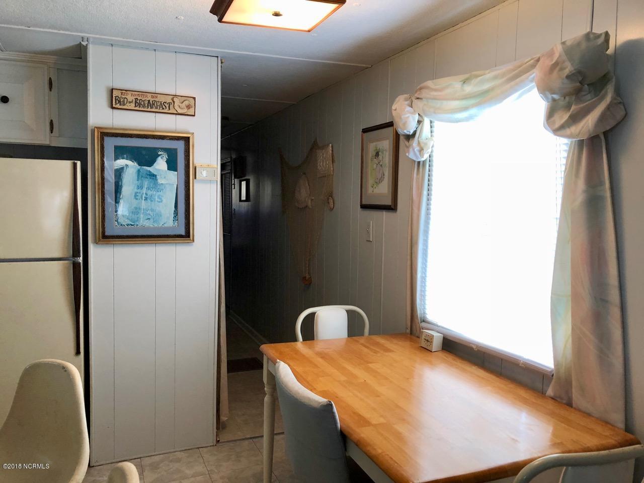 1530 Salter Path Road, Unit 4 Indian Beach, NC 28512 - Photo 8 of 16 Eat in dining