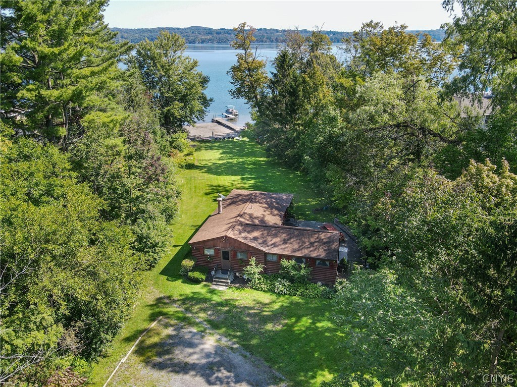 1836 West Lake Road Skaneateles, NY 13152 - Photo 4 of 42 A cozy camp, perfect for creating lasting family m