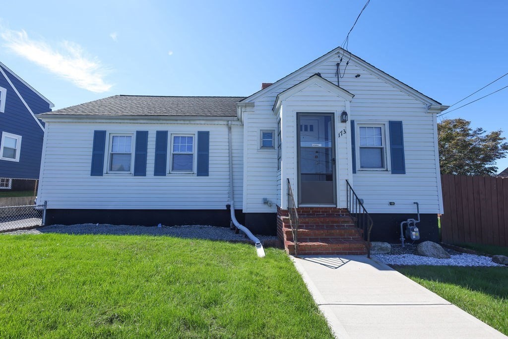 173 Walter Street Fall River, MA 02724 - Photo 4 of 31 Gallery Image 4