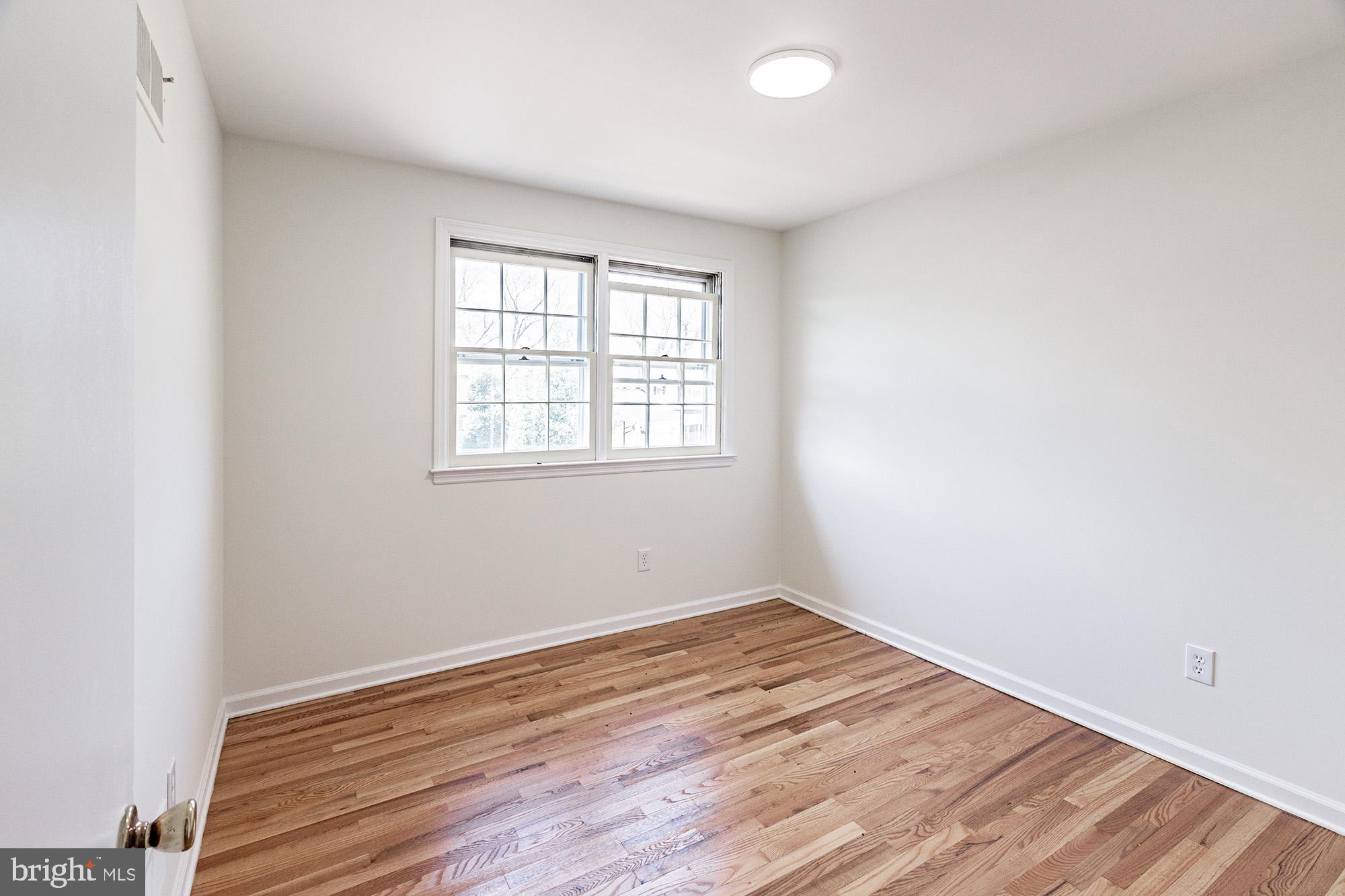 16 Bemis Road Newark, DE 19711 - Photo 15 of 38 Bedroom