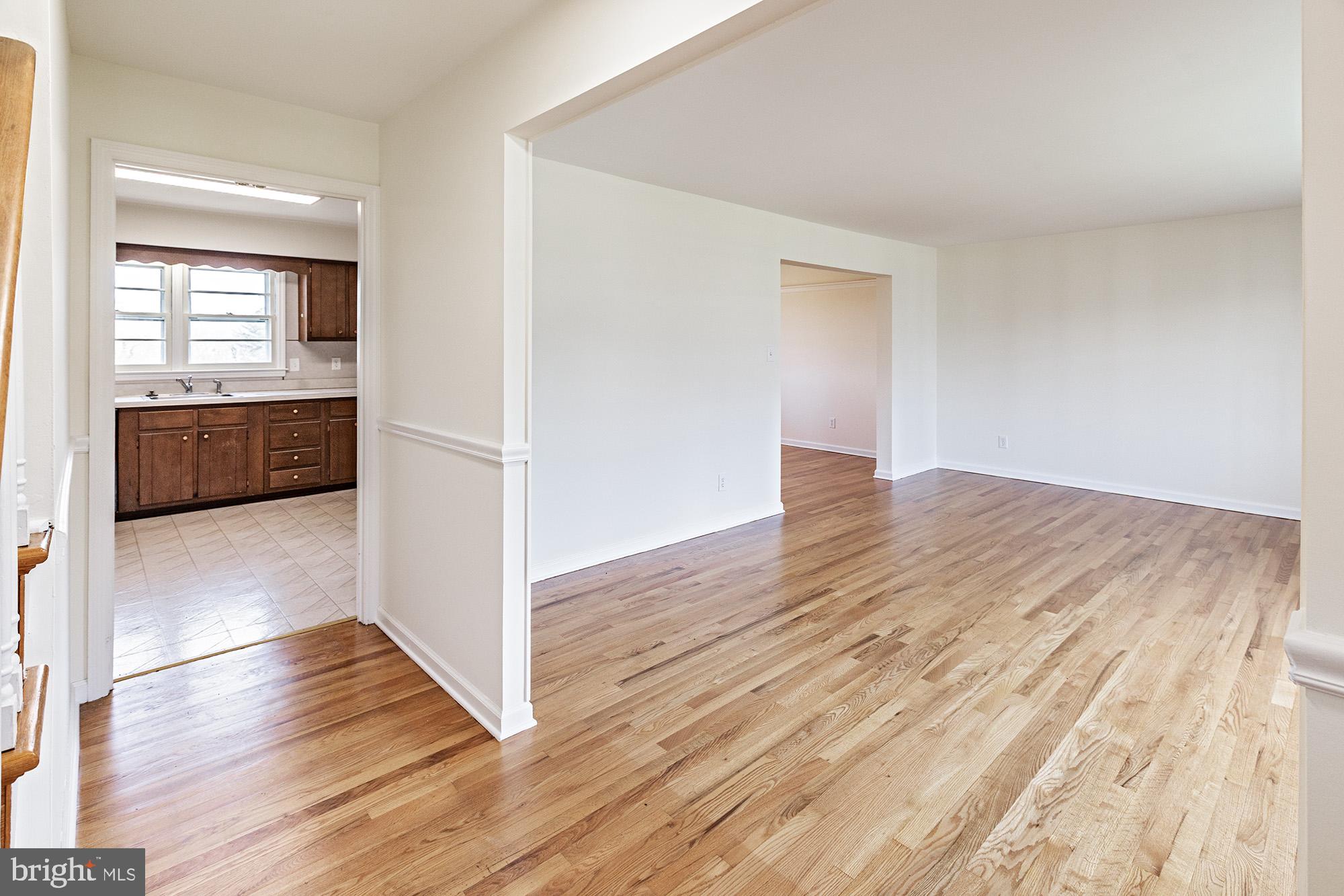 16 Bemis Road Newark, DE 19711 - Photo 3 of 38 Living room