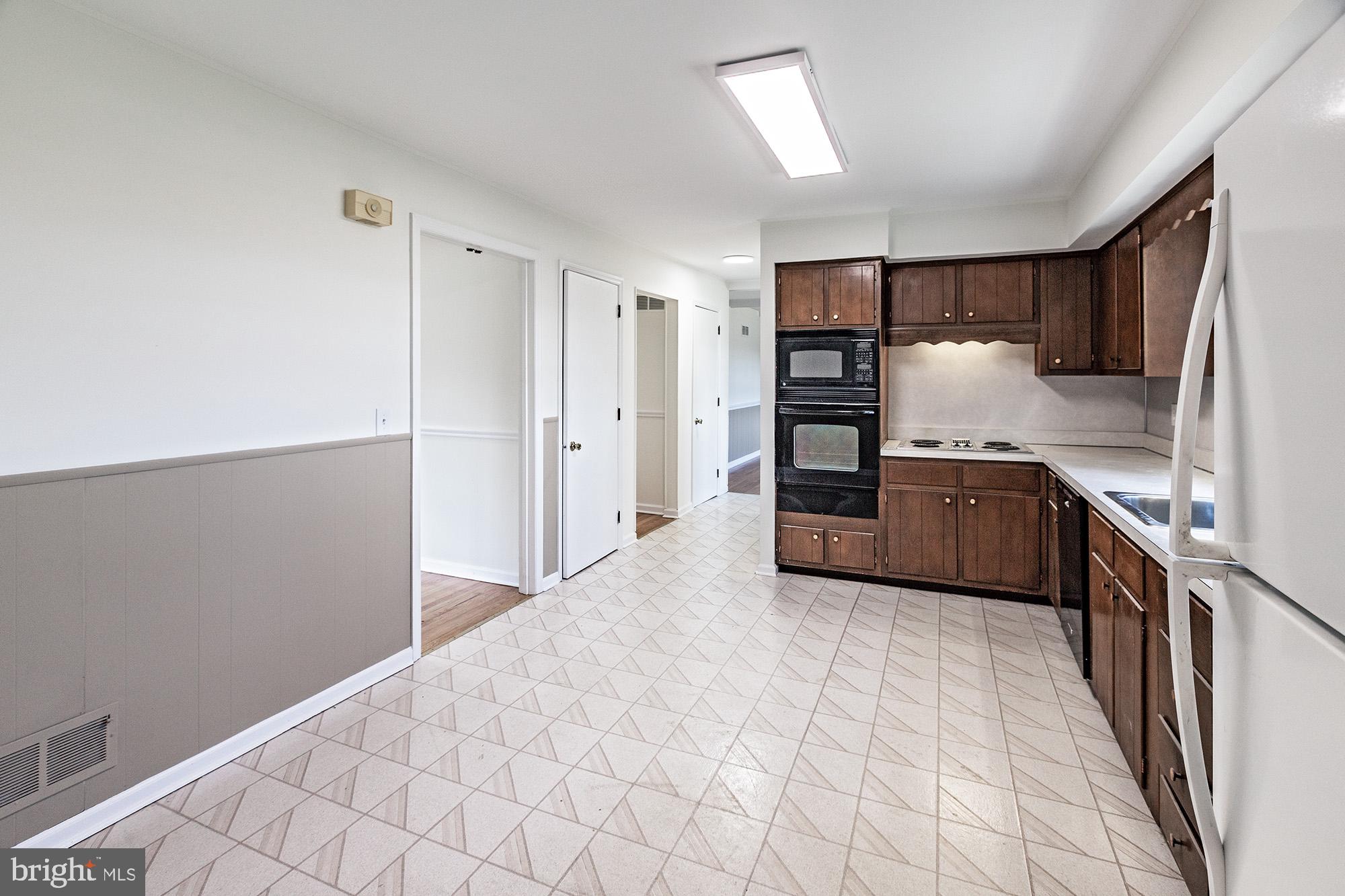 16 Bemis Road Newark, DE 19711 - Photo 8 of 38 Kitchen