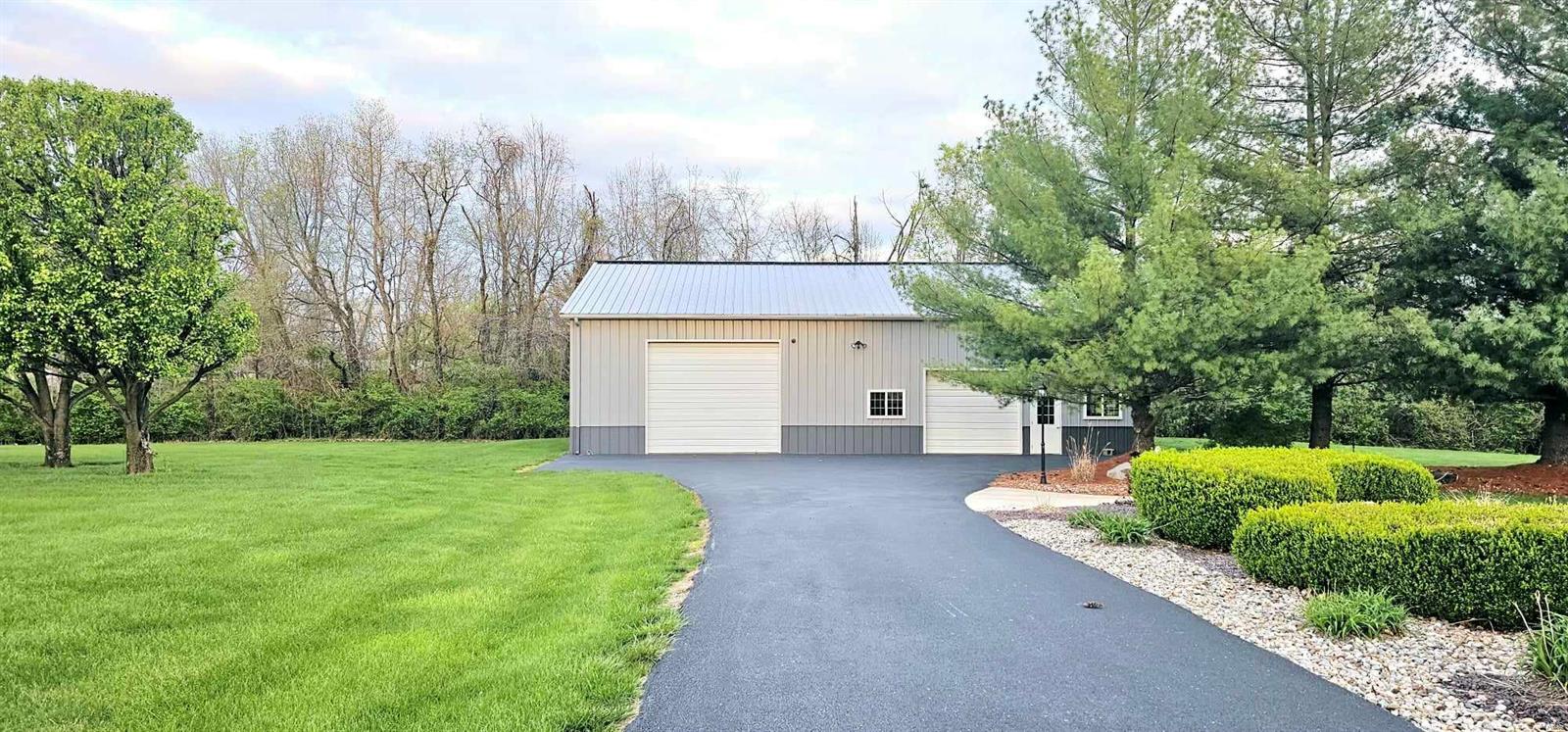 8448 East Mill Creek Road Troy, IL 62294 - Photo 6 of 52