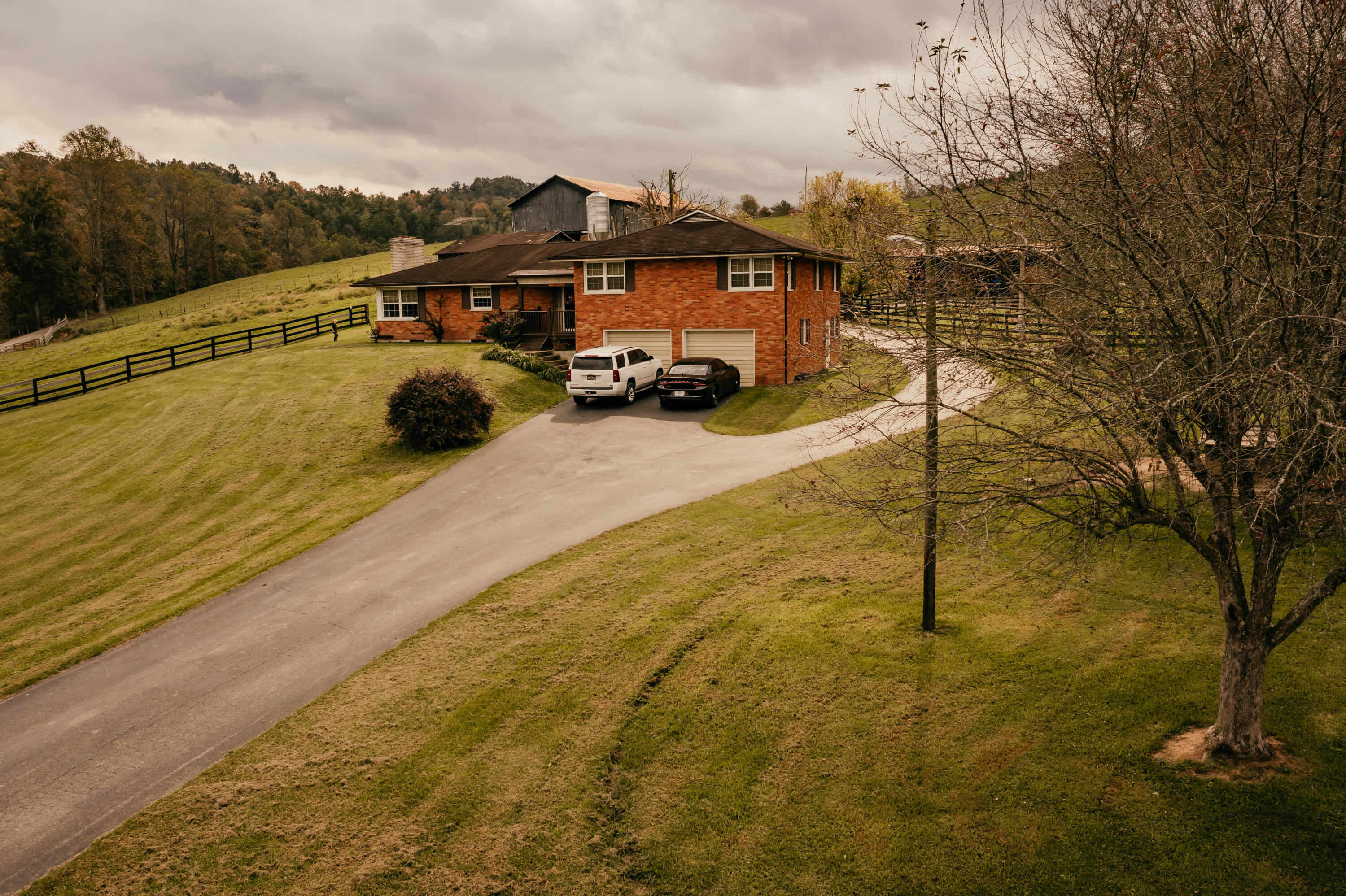 322 Clark Branch Road Campton, KY 41301 - Photo 2 of 63 KRPbw-0517