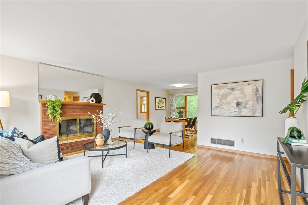 73 Hickory Road Sudbury, MA 01776 - Photo 3 of 31 Gallery Image 3