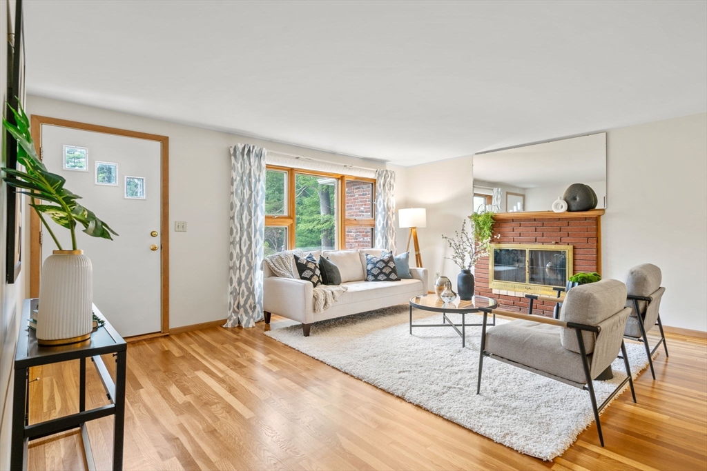 73 Hickory Road Sudbury, MA 01776 - Photo 4 of 31 Gallery Image 4