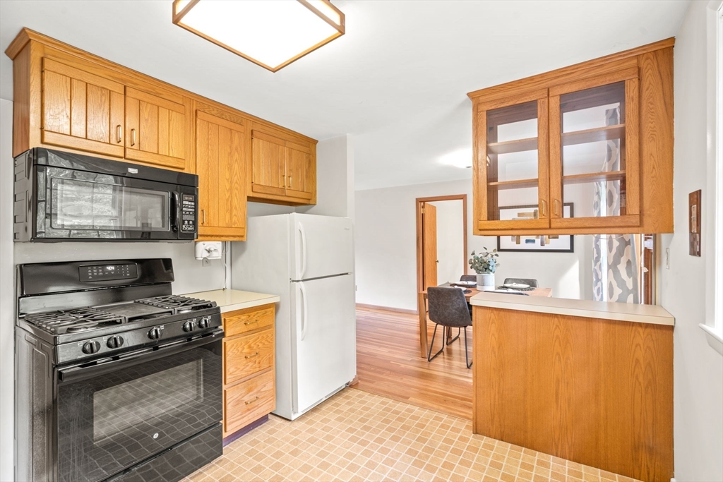 73 Hickory Road Sudbury, MA 01776 - Photo 9 of 31 Gallery Image 9