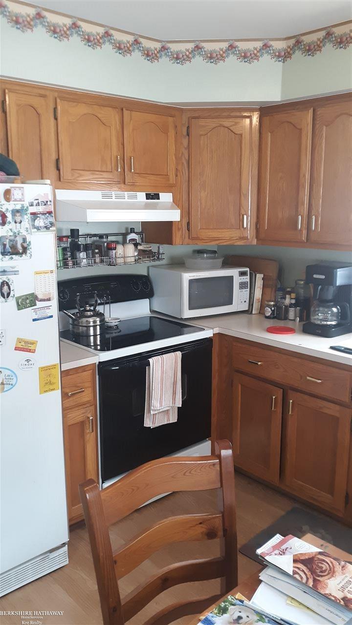 317 Mae Court Romeo, MI 48065 - Photo 8 of 15 50034199-7.JPG